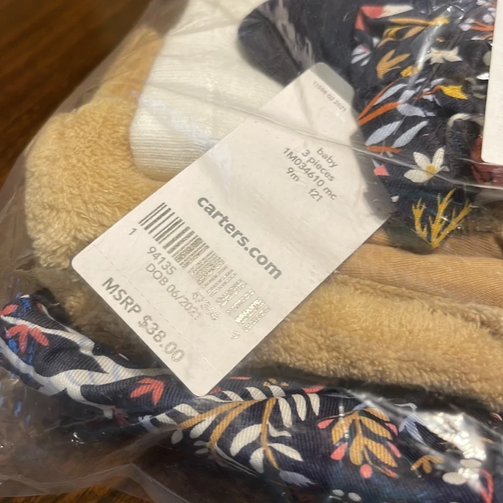 Baby Girl Carter's 3-Piece Dress, Vest & Socks Set Size 9 Months Retail $38